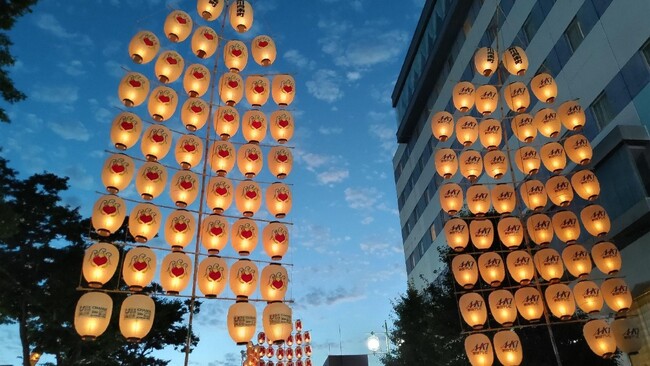あきたの中高生が海洋ごみ問題を学び一人一人が考えた対策を秋田を代表する祭りでPRしました。「秋田竿燈まつり」で海洋ごみ問題の周知啓発！