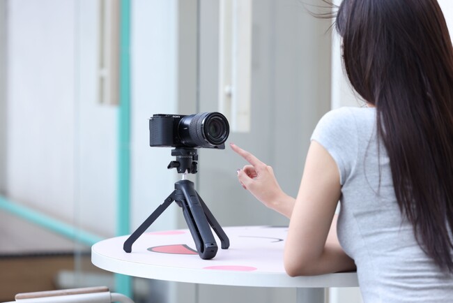 【新商品】ウランジ、「ワンクリックでVlog」ができる革新的なVlogPod TT38三脚を発表