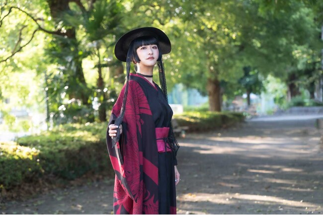 和雑貨ブランド【倭物やカヤ】アンバサダーに フォロワー総数40万人写真家＆着物インフルエンサー「さんかく」さん 就任