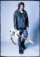 ロジャー役:Alex Boniello ロジャー役:Alex Boniello