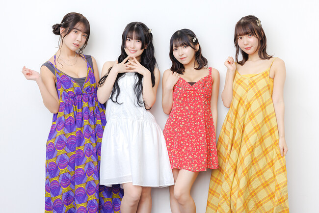 #2i2のビジュアルブック発売イベント大盛況、天羽希純「アイドル界一セクシーになりたい」