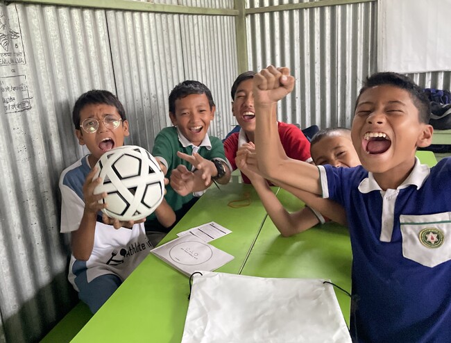 認定NPO法人REALE WORLD が、トータス株式会社（KELME JAPAN）のサポートにより、ネパールで「MY FOOTBALL KIT」を使ったイベント開催