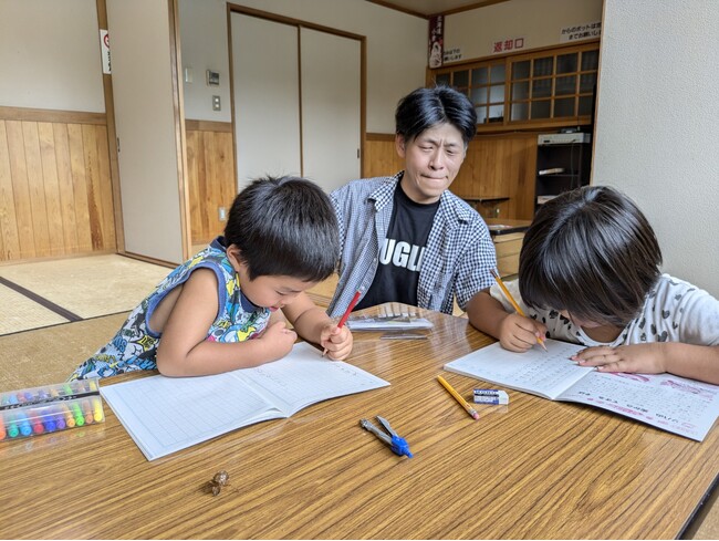 秩父湯元 武甲温泉が、小学生を対象に集中して勉強する場所を提供。「夏休みの最後に宿題終わらせる大作戦」を実施します