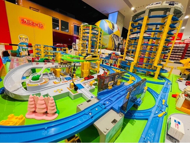 満員御礼！大人気の「トミカ」「プラレール」のイベント「ニコニコ！のりものランド」に新たな開催会場を追加！