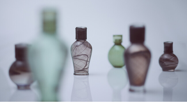 発酵エイジングケア*1 ブランド「FAS」より、ブランド1周年を記念し、ガラス作家・有永浩太氏とのコラボレーションボトルを数量限定発売