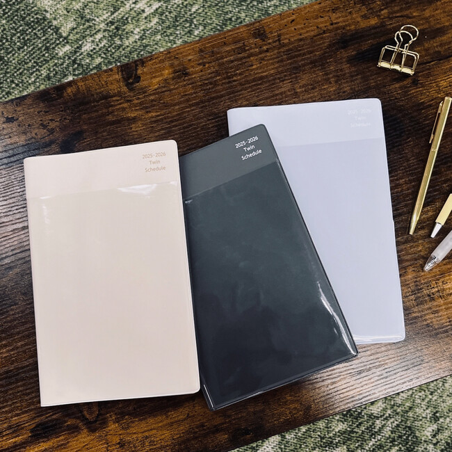 一度使ったら手放せない！リピーター続出！　大人気『ツイン手帳』発売中！