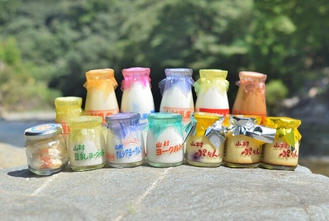 新しい喫茶体験を提供する本屋「文喫 栄」が「山村乳業」と期間限定コラボ