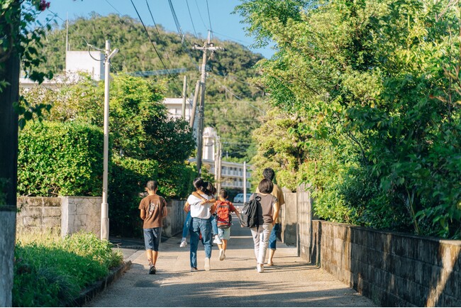 無形民俗文化財「八月踊り」を通じて深く地域・文化交流を楽しむ宿泊プラン「集落に溶けこむ奄美の古民家滞在」を9月9日より提供開始