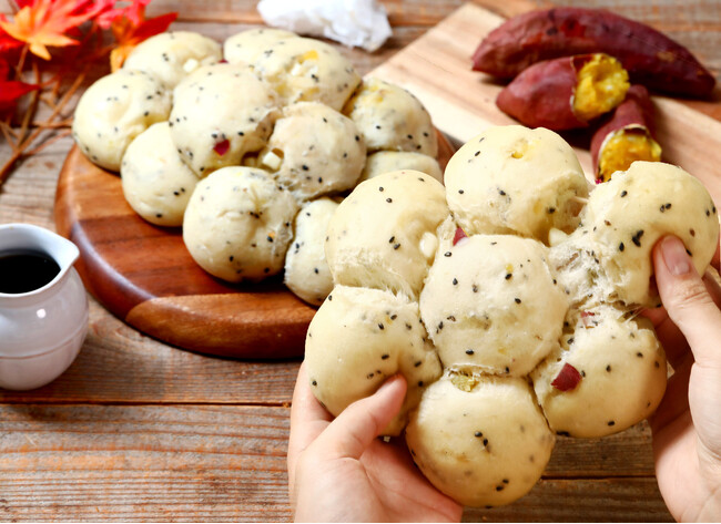 京都の老舗ベーカリー「グランディール」が『京生ちぎりパン～鳴門金時とメイプル～』をはじめ、実りの秋を感じさせる「さつまいも」をメインとした限定商品を9月1日（日）より期間限定で新発売