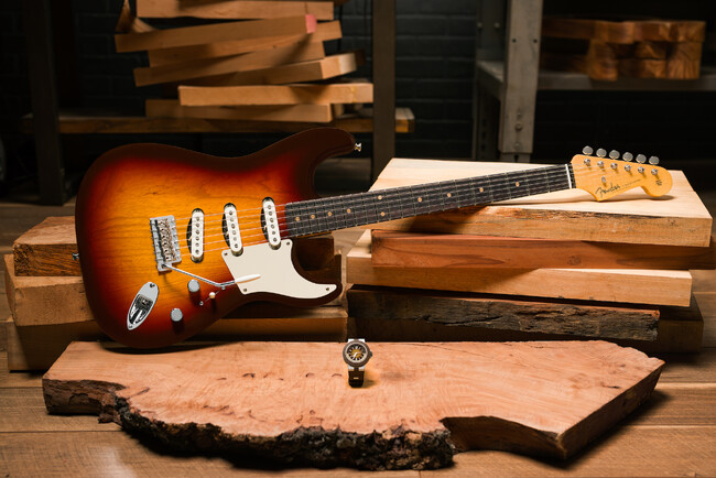 ＜BVLGARIとFENDER(R)︎のコラボレーション＞BVLGARI × FENDER(R) 限定版ウォッチとCustom Shop製のBVLGARIストラトキャスターギターを発表！