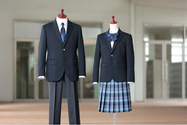 八王子学園の約20年ぶりの新制服プロジェクトをトータルプロデュース教職員約70名に制服セミナーを実施、八学らしさを表現した制服を製作
