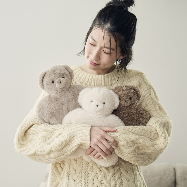 ぬいぐるみみたいなフワフワくまの「テディウォーマーシリーズ」に2024年の新作が登場！