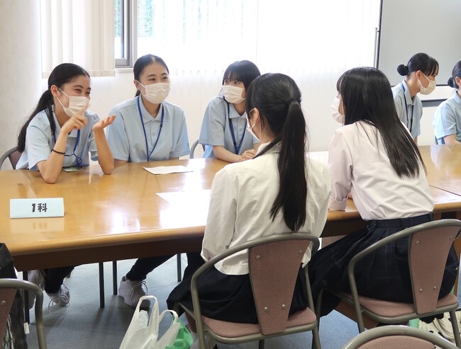 【豊橋市立看護専門学校】キャンセル待ちも出るほど盛況！和気あいあいと笑顔あふれる2024年のオープンキャンパスをレポート