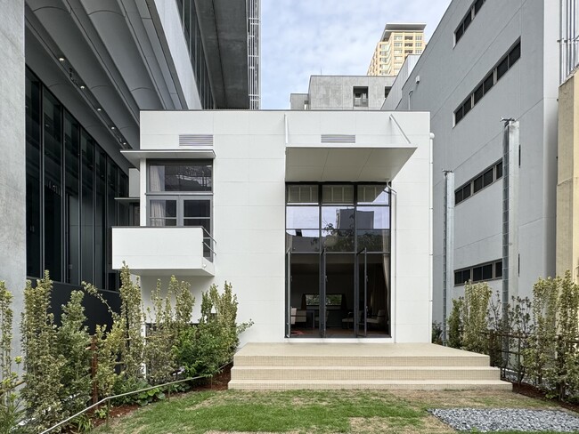 株式会社ピーオーリアルエステート、ポーラ青山ビルディングの敷地内に、東京都指定有形文化財の土浦亀城邸を復原・移築。9月2日(月)より一般公開予約開始