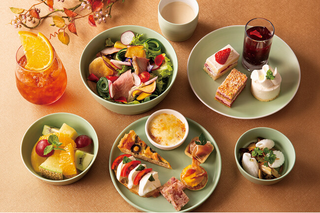 東京を一望できる地上160ｍのスカイラウンジ＜オーロラ＞から紅茶スイーツとマロンスイーツを一度に堪能できるアフタヌーンティーが新登場！