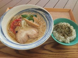 「やまなし源水ラーメン」が 道の駅なんぶに登場 「やまなし源水ラーメン」が 道の駅なんぶに登場