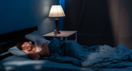 睡眠はセックスにどう影響する?勃起力や性欲と睡眠時間や質との関係(585名調査) 睡眠はセックスにどう影響する?勃起力や性欲と睡眠時間や質との関係(585名調査)