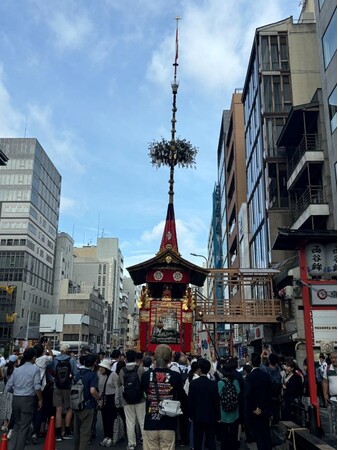 インタセクト、京都・祇園祭をデジタル化！１つのQRコードで多言語表示に対応したインバウンド支援を実施
