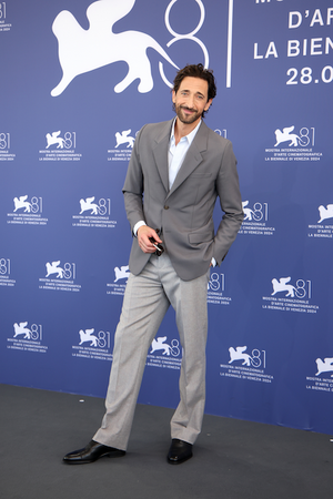 【DIOR】ディオールを纏うセレブリティ：エイドリアン・ブロディ＠第81回ベネチア国際映画祭