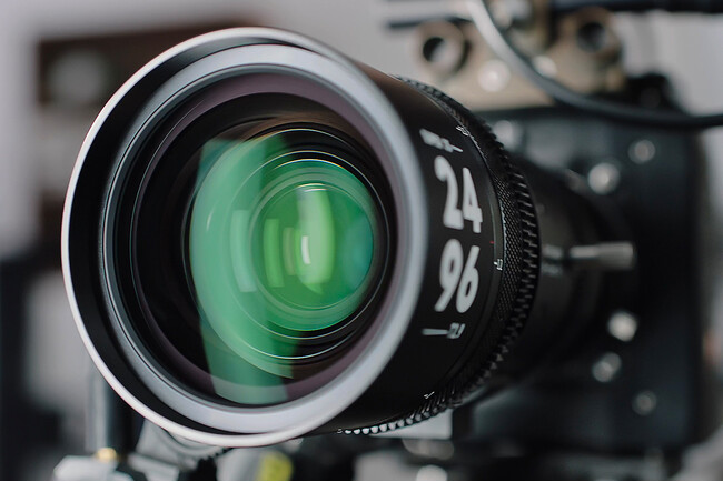 七工匠 7Artisans Sprite 24-96mm T2.9 S35 シネマレンズ PL/EFマウント 発売