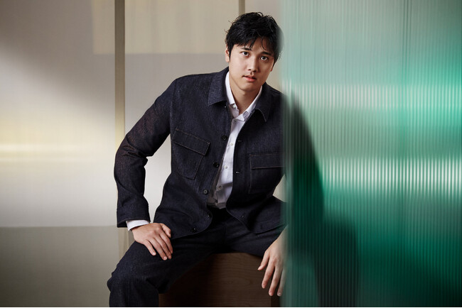 スマートカジュアルな洗練：大谷翔平選手、BOSSのラグジュアリー ウェアで輝く