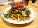 「クジラのやきそば」甘辛な味付けでまさに浅草の味！