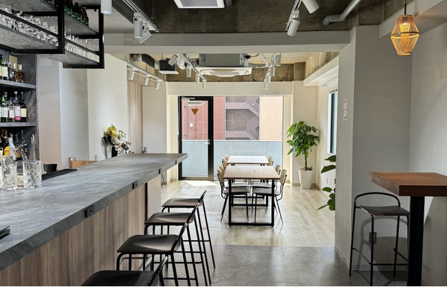 ”仕事”と”遊び”を融合した新しいコワーキングスペース「Workspace & Bar 56」が人形町にオープン！