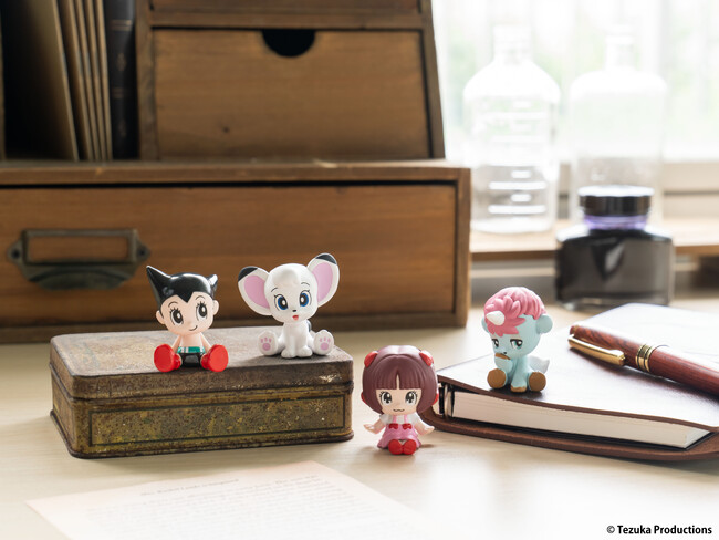 座った姿がかわいいガシャポン(R)「すわらせ隊」シリーズに『手塚治虫キャラクター すわらせ隊』が初登場！