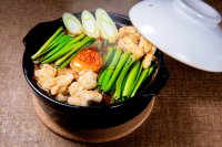 赤坂　讃岐うどん　ほし野味噌煮込みうどん×讃岐うどんコラボの人気メニュー「もつ味噌煮込みうどん」が夜メニュー拡充の顔に