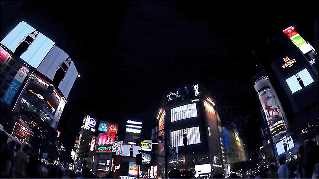 ブシュロン、TWICE MINAのジャパンアンバサダー就任を祝し、渋谷スクランブル交差点をジャック