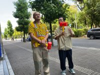 カミナリの2人が成功を遂げた”出る杭さん”を直撃します!