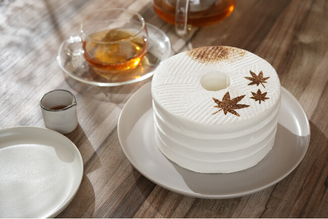 【新発売】手作りシフォンケーキ専門店 This is CHIFFON CAKE.は、紅葉舞う紅茶シフォンケーキ『MOMIJI』を発売！