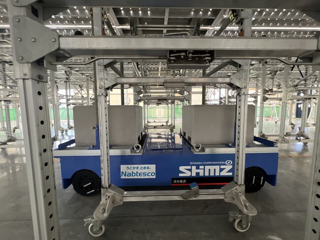 ナブテスコのAGV/AMR向け駆動ユニットを清水建設様が『ステージ足場移動台車』に採用