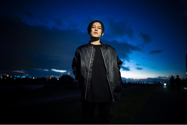 楽曲制作に迫る音楽トーク番組「cross-dominanceチャンネル」DÉ DÉ MOUSEと共同プロデュースの新曲「  Singin' in the Rain」を深掘り