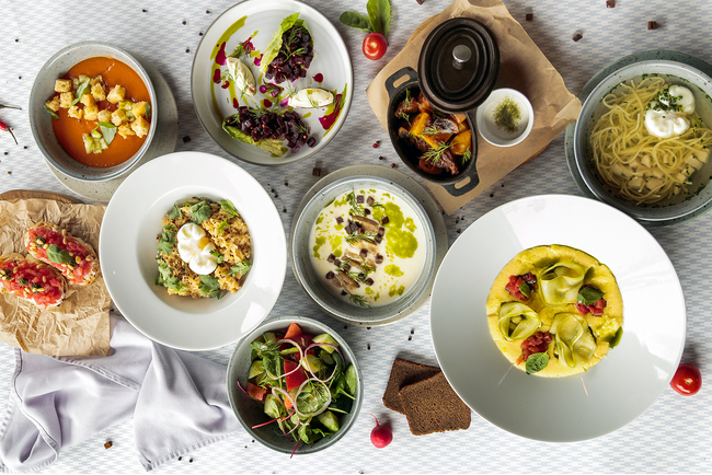 沖縄・名護市に和洋中、沖縄料理、スイーツのビュッフェレストラン「安里家ダイニング＆キッチン」が9月22日グランドオープン！地元食材を活かした多彩な料理を