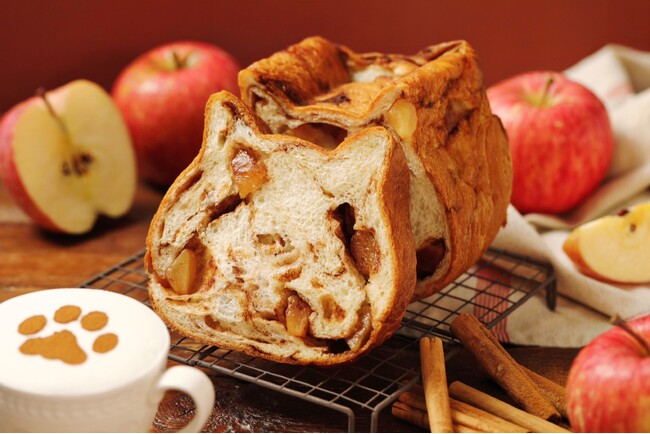 大人気シリーズ「ねこねこ」の新フレーバー！食欲の秋にピッタリな「ねこねこ食パン シナモンアップル」を10月から発売！「ねこねこ食パン むらさきのヒョウ」や「アップルシナモンクロワッサン」同日発売！