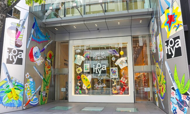 全米No1*油性マーカーブランドSharpie銀座伊東屋でカラフルな屋外グラフィティアートを展開！