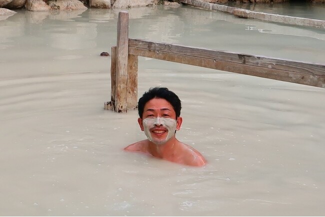 全力で自転車をこいで、食べ歩くことが仕事です。ベストセラー『行かずに死ねるか！世界9万5000km自転車ひとり旅』著者の最新エッセイ『世界の果てまで行って喰う　地球三周の自転車旅』発売決定！