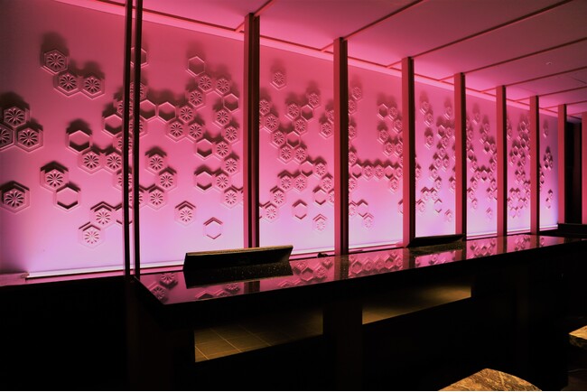 【箱根小涌園】10月限定ピンクリボンイベント開催！ライトアップの他、期間限定風呂やカクテルが登場！