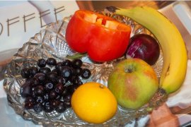 図. ポリフェノールを含む果物 図. ポリフェノールを含む果物