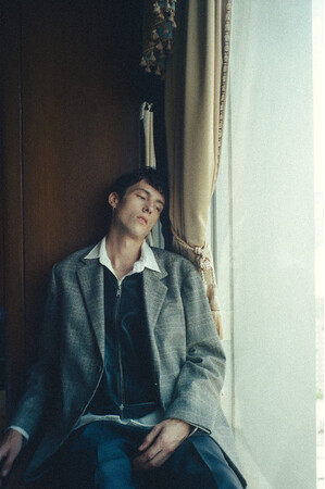 ナノ・ユニバースより、秋のシーズンビジュアル「24Autumn FASHION STORY LIKE A SCENE IN MOVIE」が公開