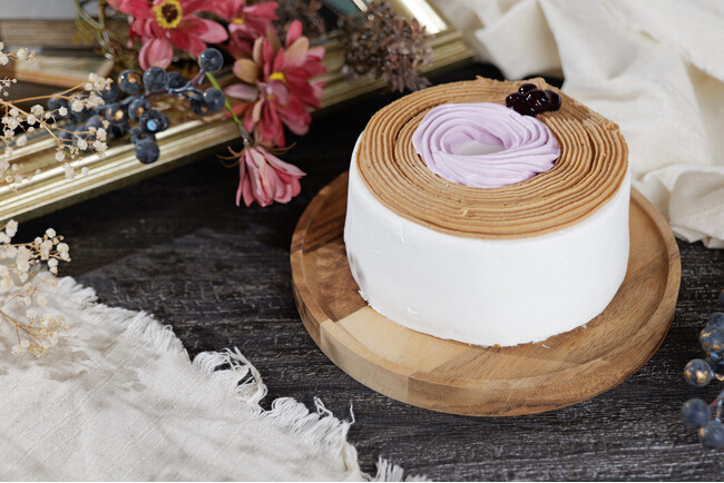 【秋の新作】手作りシフォンケーキ専門店 This is CHIFFON CAKE.が、カシスと栗のシフォンケーキ『カシスモンブラン』を発売！