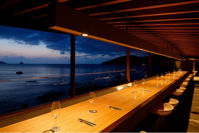 新コンセプトは「奄美を喰らう」奄美の生命力を皿に宿し、2 watersがリニューアルオープン！｜2024年10月3日（木）～