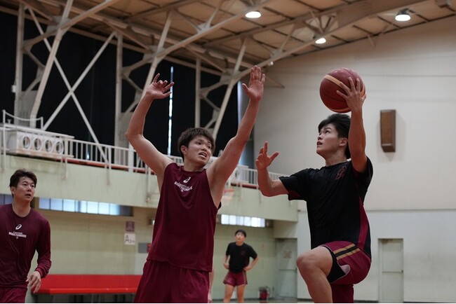 U18 川崎ブレイブサンダースの選手がトップチームの練習に参加しました