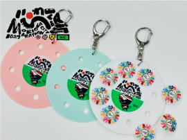 ゼッケン留めを8個装着可能 ゼッケン留めを8個装着可能