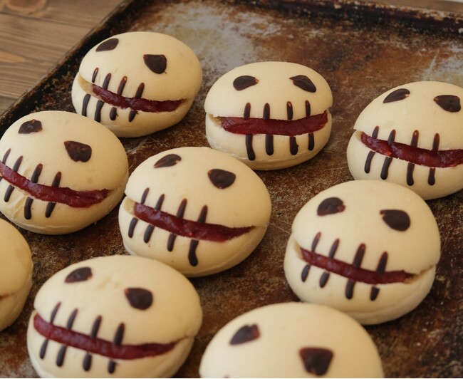 今年のハロウィンは怖くて、かわいくて、おいしい 「がいこつジャムパン」10/26～31 ハロウィン期間限定発売！