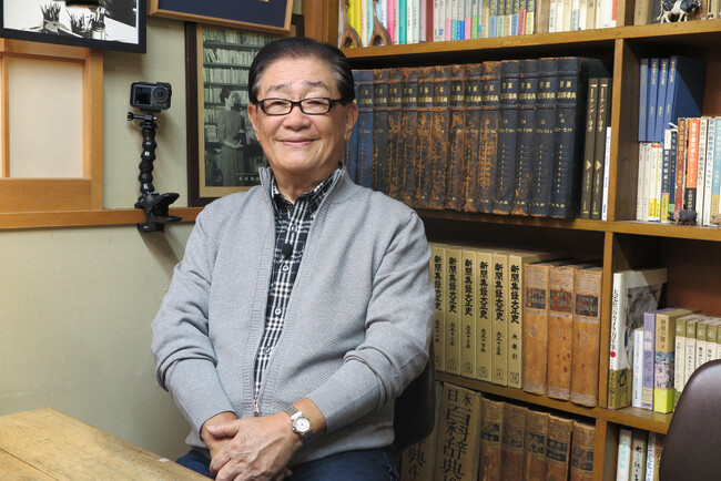 関口宏がＢＳ朝日初の冠番組をスタート！舞台は世界でも稀有な雑誌図書館「大宅壮一文庫」。149年分の日本の雑誌から、当時の“生の情報”を紹介。超貴重な雑誌が続々登場！ 雑誌を通して開く、記憶の扉!!