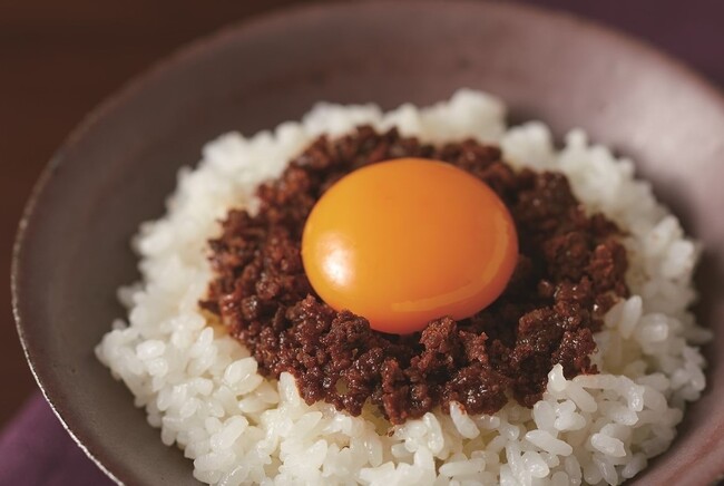 海老せんべい〈ゆかり〉の【坂角総本舖】が、万能カレー食品〈坂角の万能 海老せんカレー〉発売！