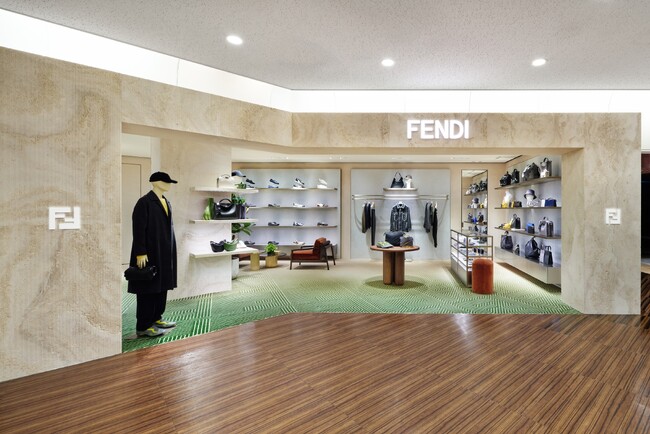 フェンディ、阪急メンズ大阪店3階をオープン！