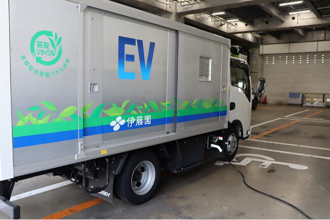 《伊藤園×いすゞ×アイ・グリッドによる共同実証》配送EVトラックと施設のエネルギーマネジメント実証運用を開始